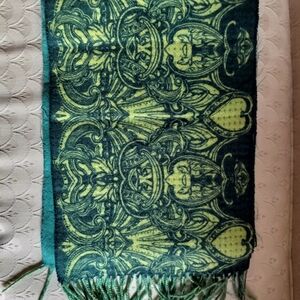 Amicale Cashmere Green and Yellow Patterned Scarf